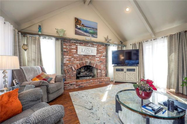 25401 Lone Pine Drive, Cleveland, MO 64734