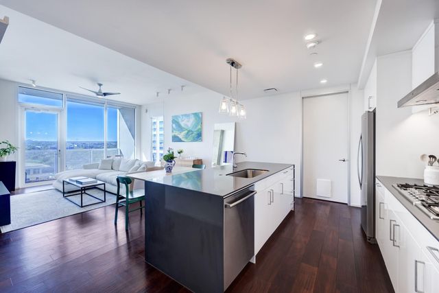 301 West Ave 1307, Austin, TX 78701
