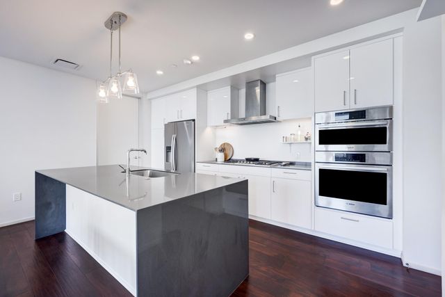 301 West Ave 1307, Austin, TX 78701