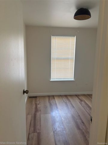 35129 TERRYBROOK Drive 27, Sterling Heights, MI 48312