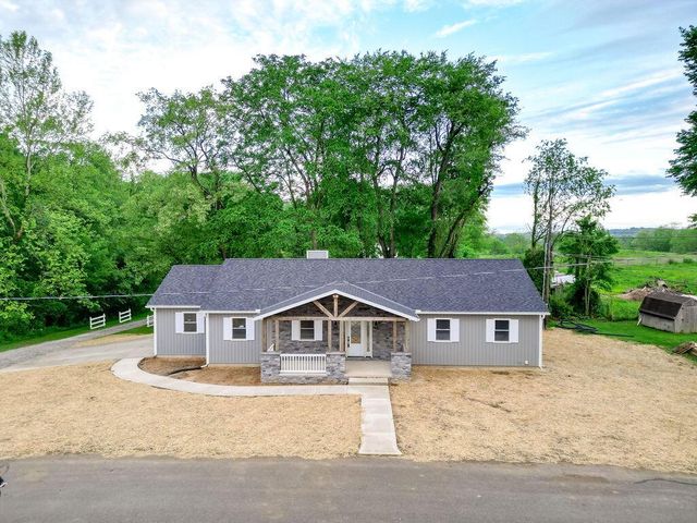 228 E Walnut Street Extension, Danville, OH 43014