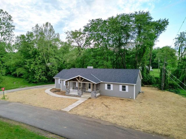228 E Walnut Street Extension, Danville, OH 43014