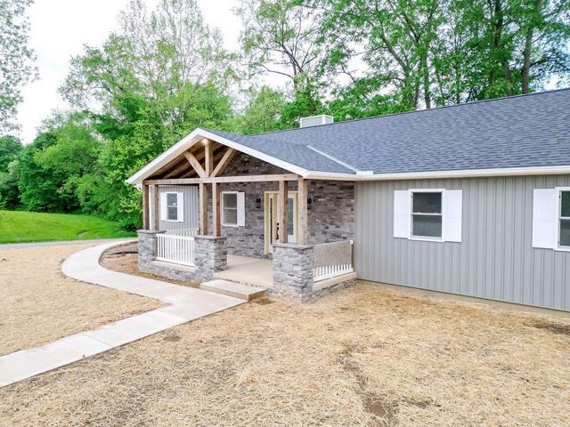 228 E Walnut Street Extension, Danville, OH 43014