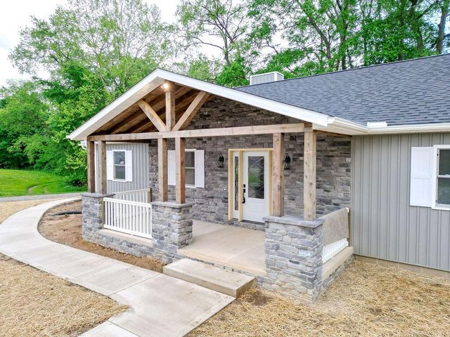 228 E Walnut Street Extension, Danville, OH 43014