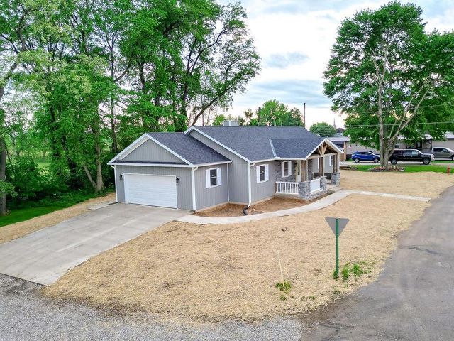 228 E Walnut Street Extension, Danville, OH 43014