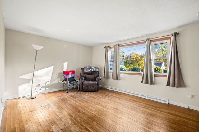 21 Chisholm Road, Kingston, NH 03848