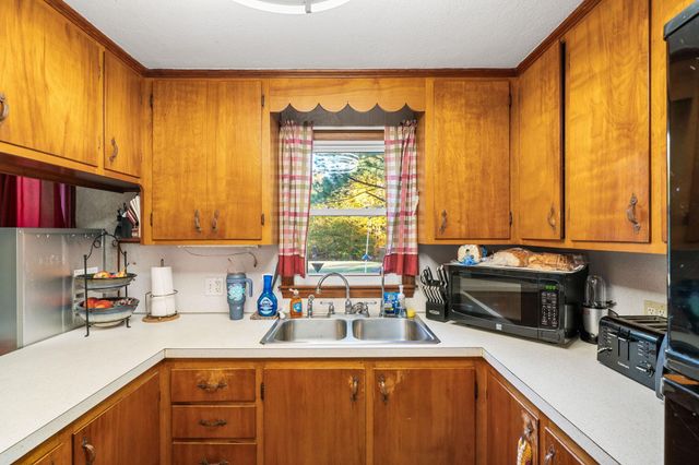 21 Chisholm Road, Kingston, NH 03848