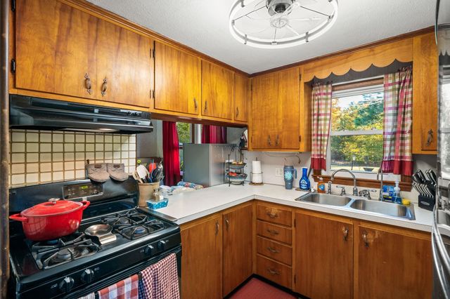 21 Chisholm Road, Kingston, NH 03848