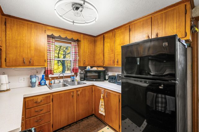 21 Chisholm Road, Kingston, NH 03848