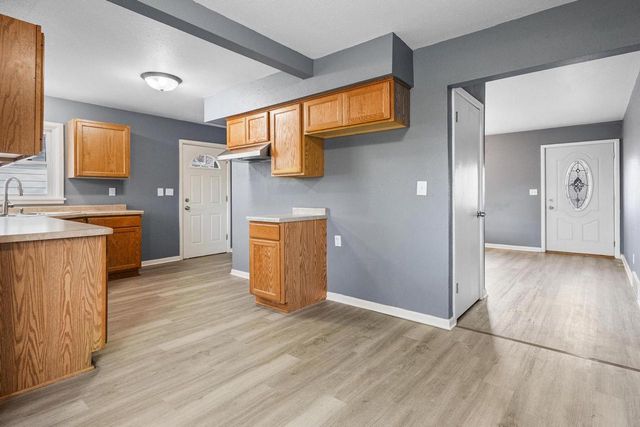 10500 W Rae AVENUE, Milwaukee, WI 53225