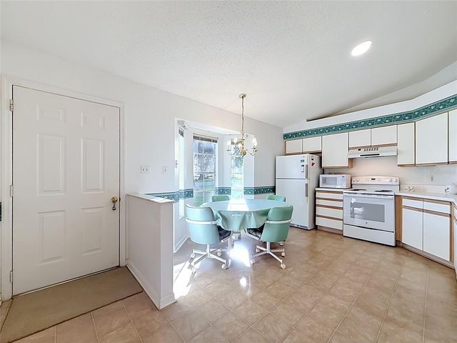25014 PINE HILL, Leesburg, FL 34748