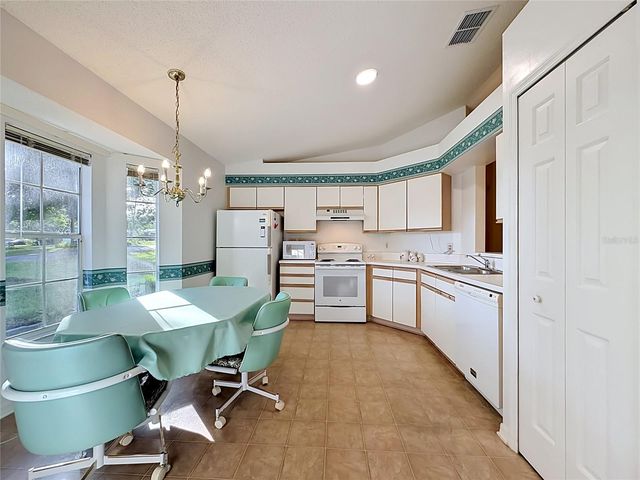 25014 PINE HILL, Leesburg, FL 34748