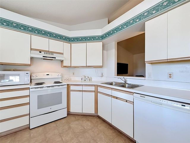 25014 PINE HILL, Leesburg, FL 34748