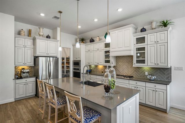 1112 Sienna Forest Lane, Pinehurst, TX 77362