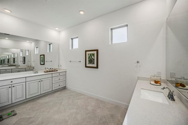 1112 Sienna Forest Lane, Pinehurst, TX 77362