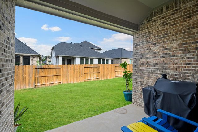 1112 Sienna Forest Lane, Pinehurst, TX 77362