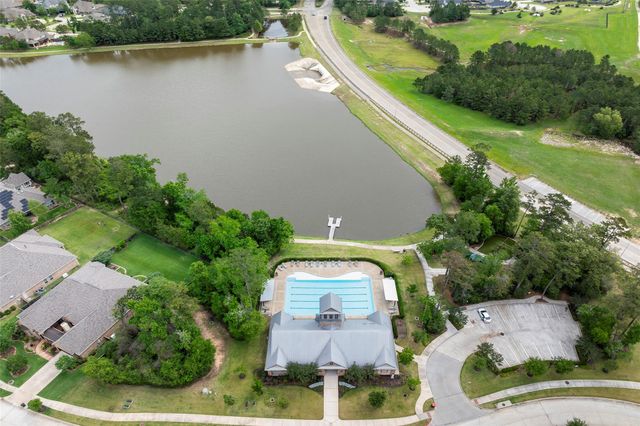 1112 Sienna Forest Lane, Pinehurst, TX 77362