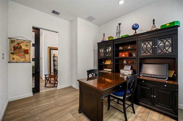 1112 Sienna Forest Lane, Pinehurst, TX 77362