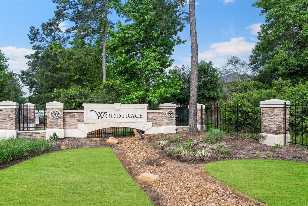 1112 Sienna Forest Lane, Pinehurst, TX 77362