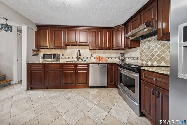 110 White Birch Drive, Waterbury, CT 06708