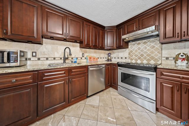 110 White Birch Drive, Waterbury, CT 06708