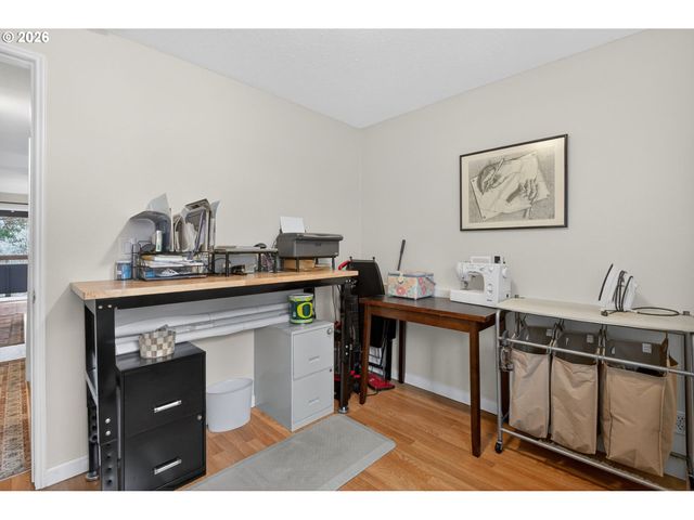 47 EAGLE CREST Dr 13, Lake Oswego, OR 97035