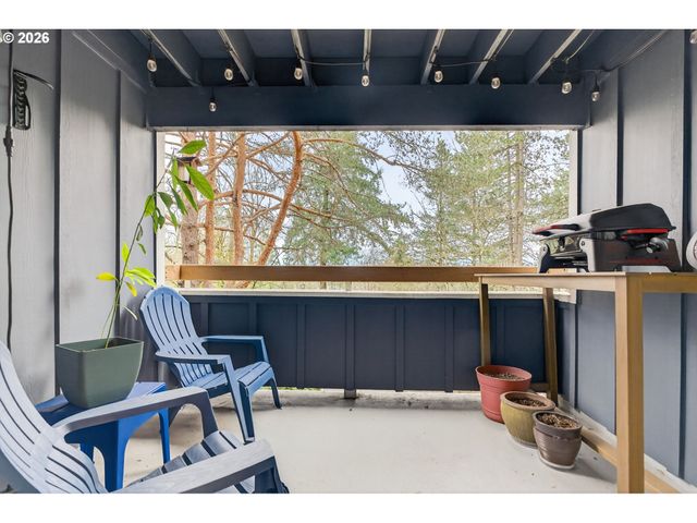 47 EAGLE CREST Dr 13, Lake Oswego, OR 97035