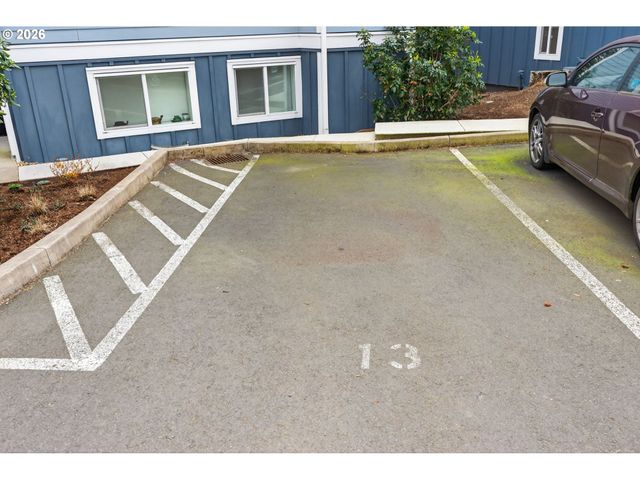 47 EAGLE CREST Dr 13, Lake Oswego, OR 97035