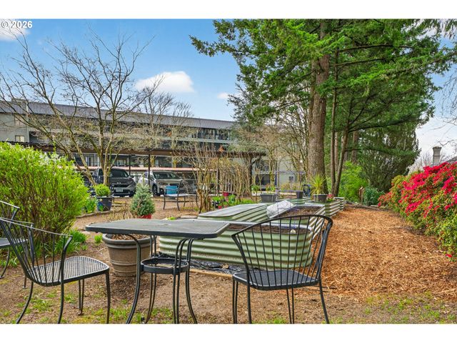 47 EAGLE CREST Dr 13, Lake Oswego, OR 97035