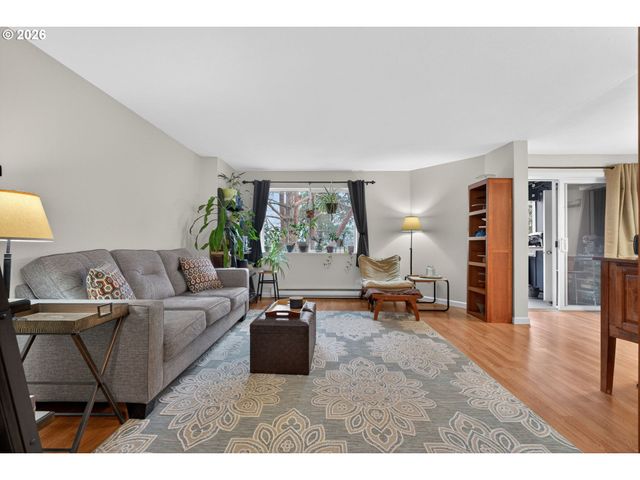 47 EAGLE CREST Dr 13, Lake Oswego, OR 97035