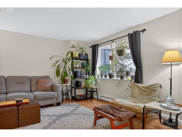 47 EAGLE CREST Dr 13, Lake Oswego, OR 97035