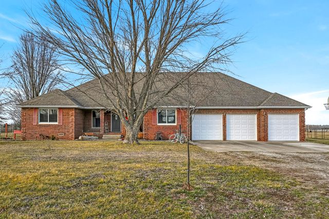 5585 Highway Ab, Fair Grove, MO 65648