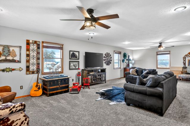 5585 Highway Ab, Fair Grove, MO 65648