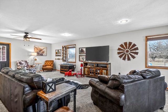 5585 Highway Ab, Fair Grove, MO 65648