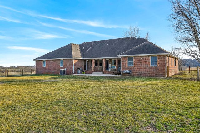 5585 Highway Ab, Fair Grove, MO 65648