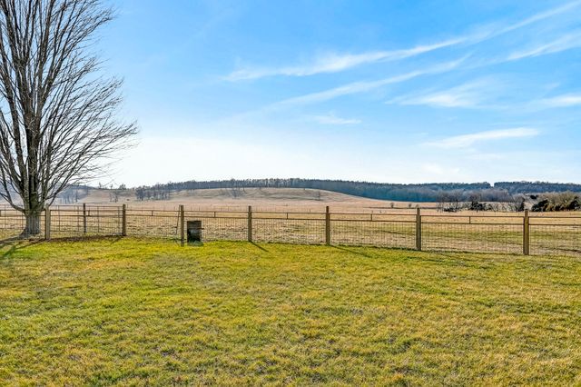 5585 Highway Ab, Fair Grove, MO 65648