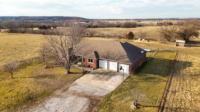 5585 Highway Ab, Fair Grove, MO 65648