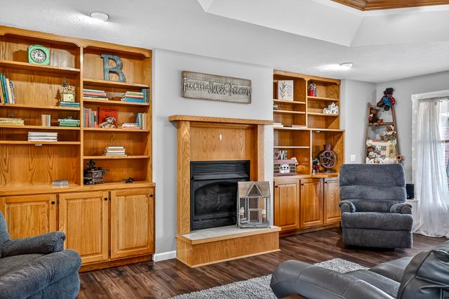 5585 Highway Ab, Fair Grove, MO 65648