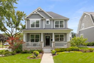 799 Hill Avenue, Glen Ellyn, IL 60137