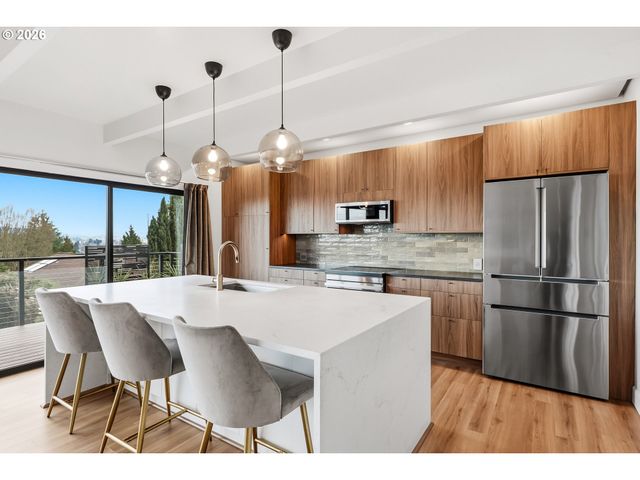 7528 S KELLY Ave, Portland, OR 97219