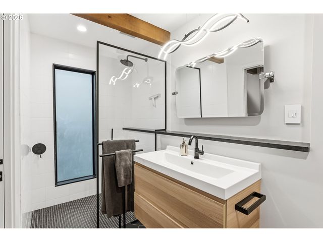 7528 S KELLY Ave, Portland, OR 97219