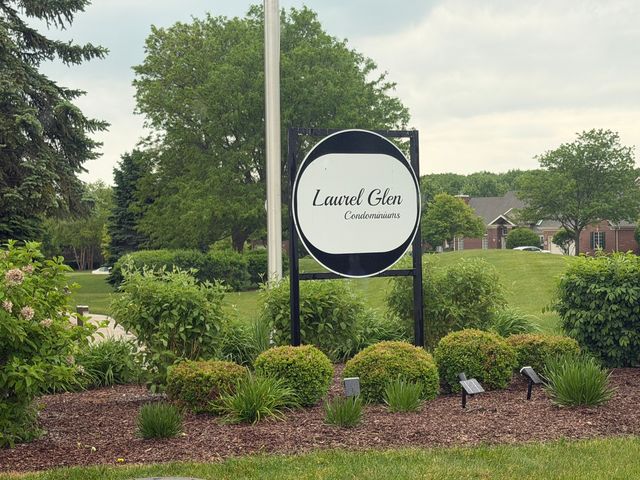 13098 Laurel Glen Court 301, Palos Heights, IL 60463