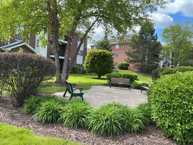 13098 Laurel Glen Court 301, Palos Heights, IL 60463
