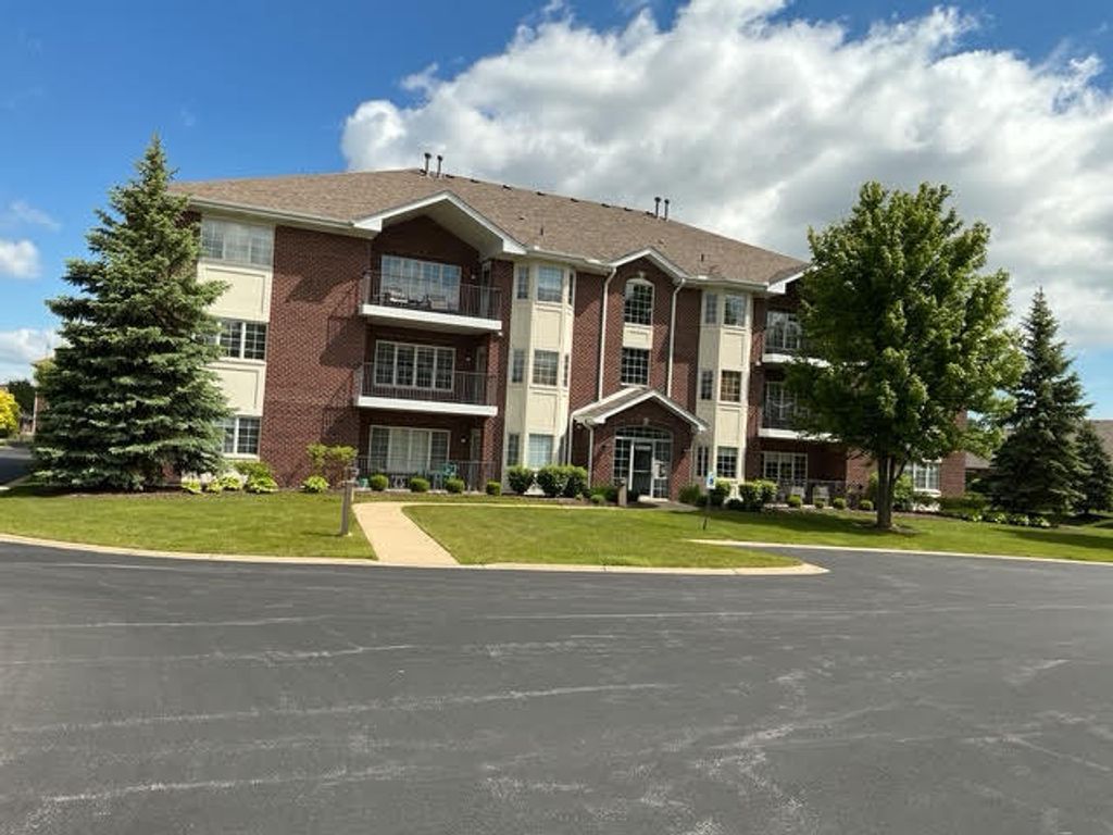 13098 Laurel Glen Court 301, Palos Heights, IL 60463