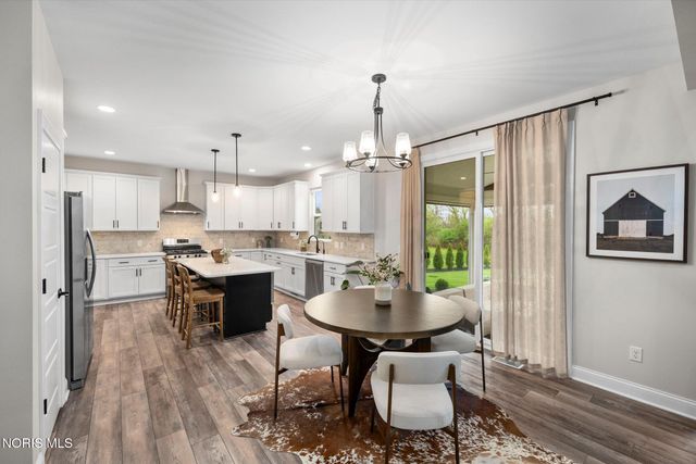 4950 Buckeye Drive, Monclova, OH 43542