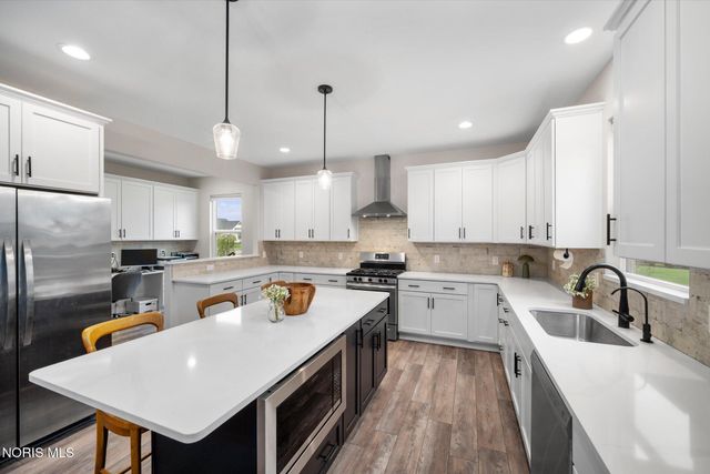 4950 Buckeye Drive, Monclova, OH 43542