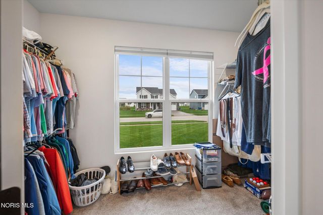 4950 Buckeye Drive, Monclova, OH 43542