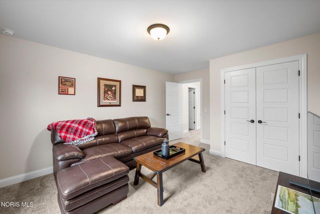 4950 Buckeye Drive, Monclova, OH 43542