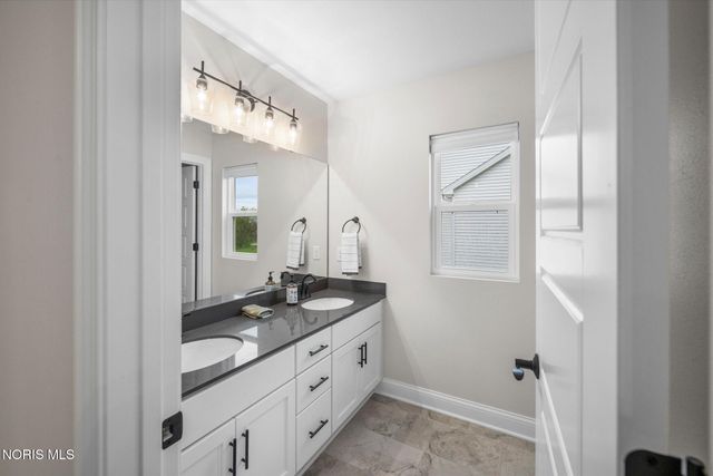 4950 Buckeye Drive, Monclova, OH 43542