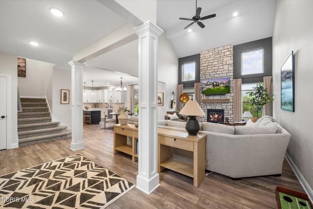 4950 Buckeye Drive, Monclova, OH 43542